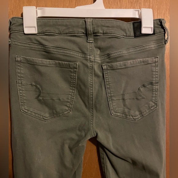 American Eagle Ripped Jeans - Picture 3 of 8